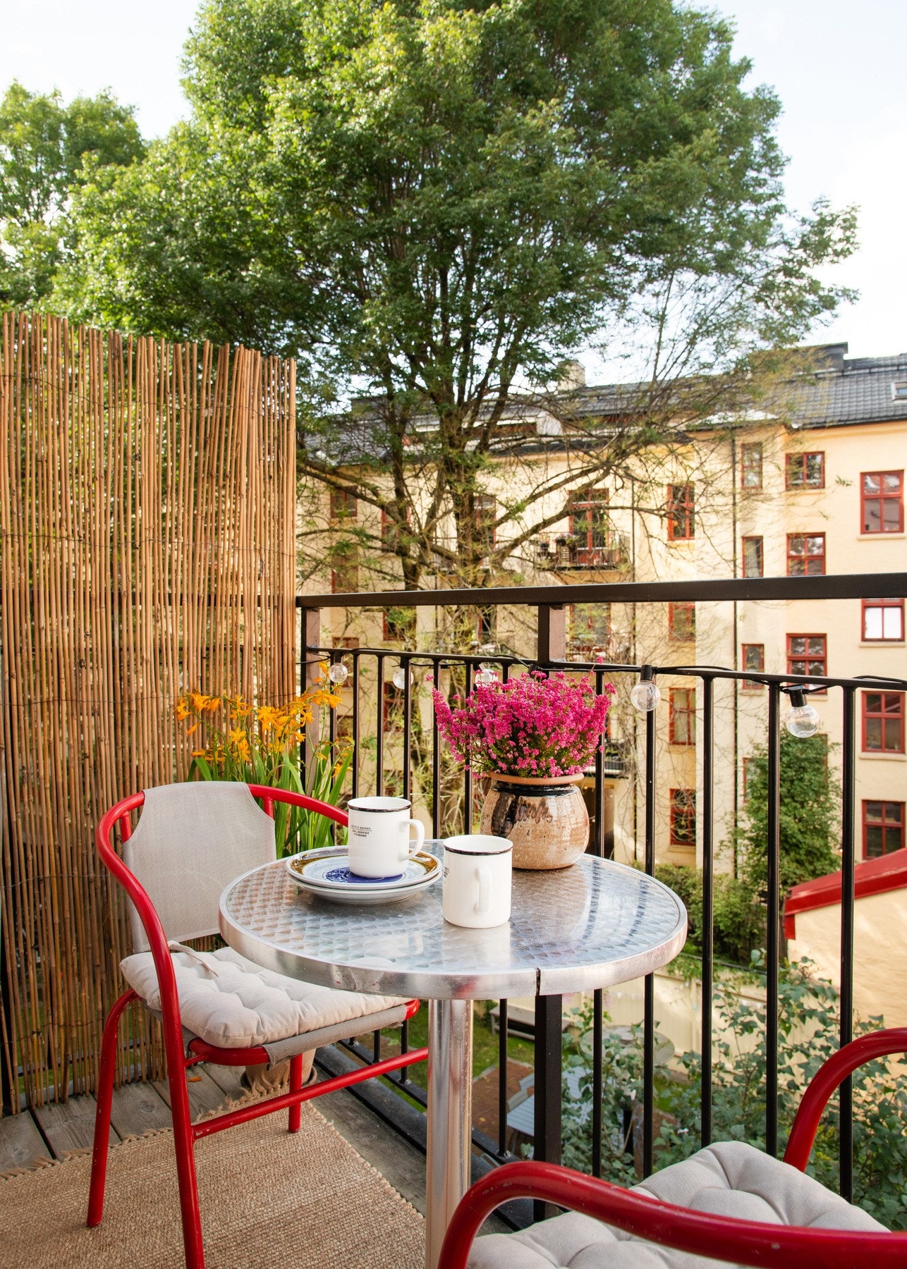 På sommerstid kan solen nytes på ettermiddagen her ute. Galleribilde