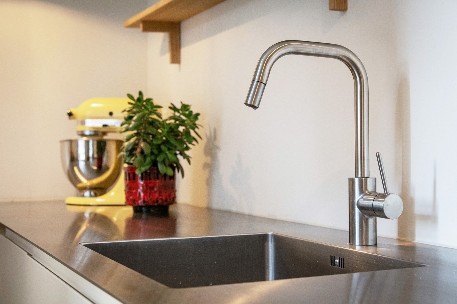 Helstål benkeplate importert fra København. Galleribilde