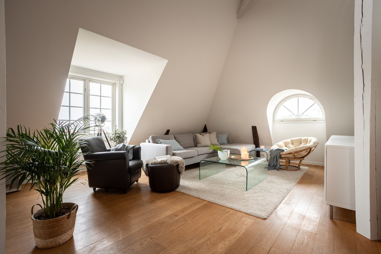 Videre kommer man opp til boligens loftsetasje. Galleribilde