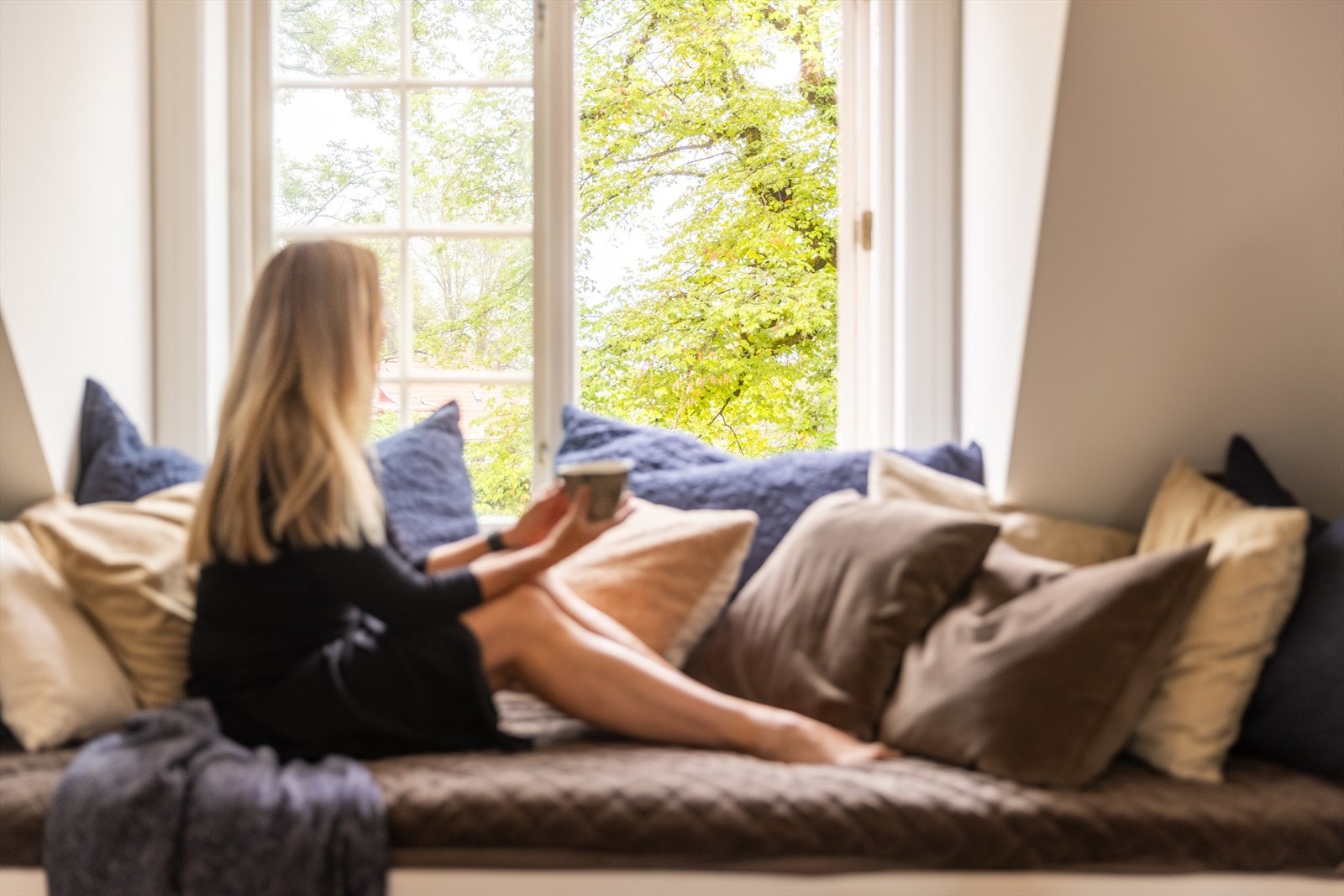 Detaljer | Sitteplass ved vinduet med fantastisk utsyn. Galleribilde