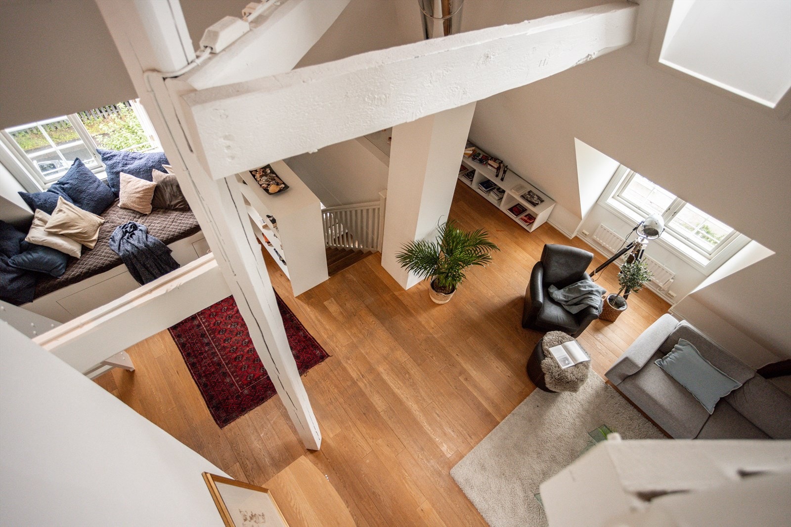 Detaljer | Fra hemsløsningen og ned til loftsetasjen. Galleribilde