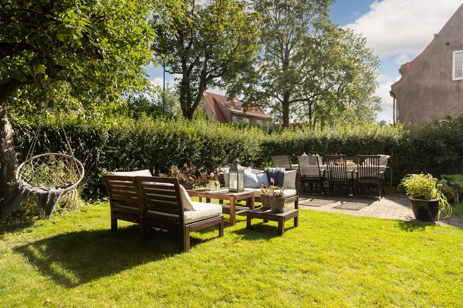 Hagen har god plass til både hygge og avslapning, samt lek og moro for de aller minste. Galleribilde