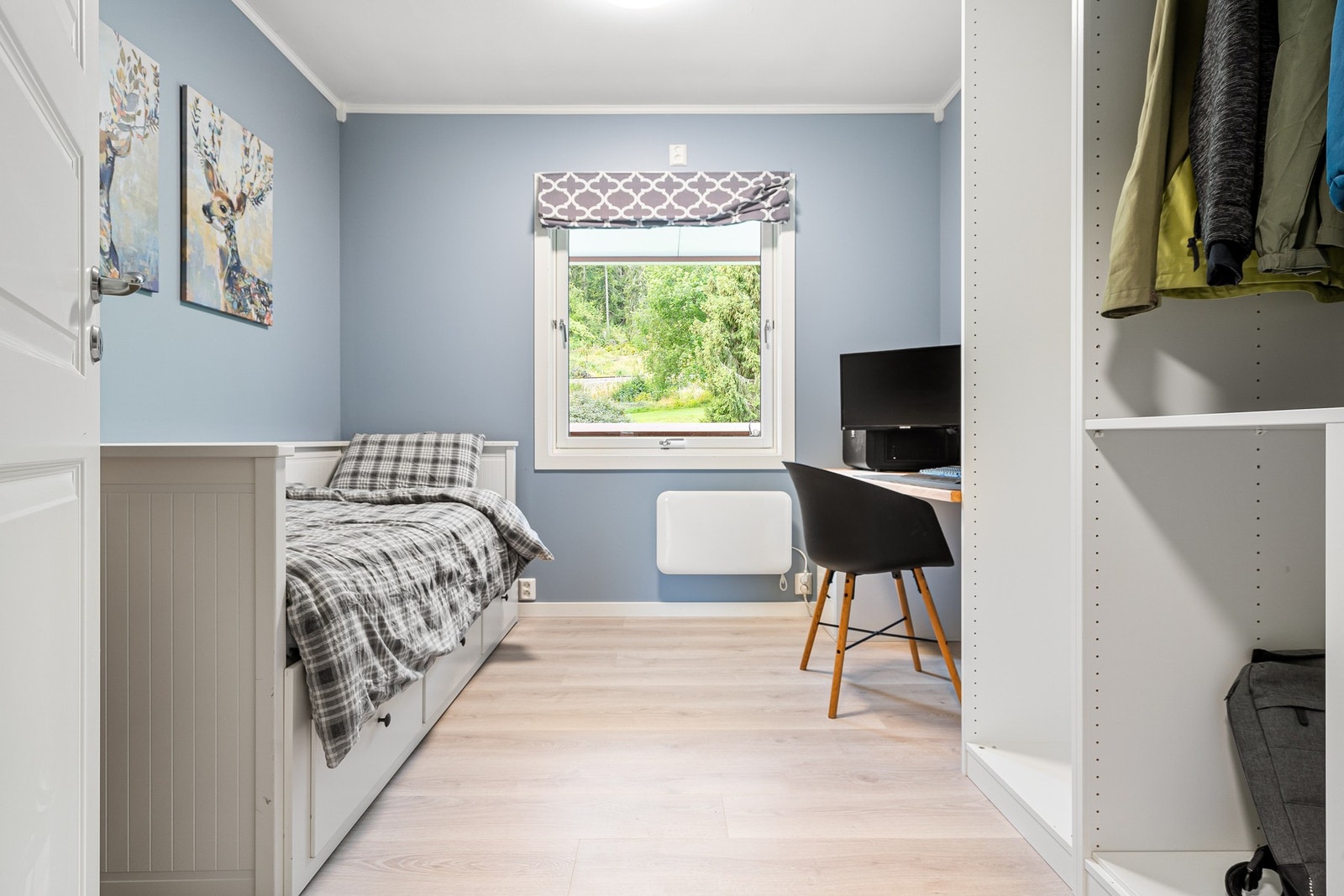 Begge soverommene har godt med plass for dobbeltseng og tilhørende møblement. Galleribilde