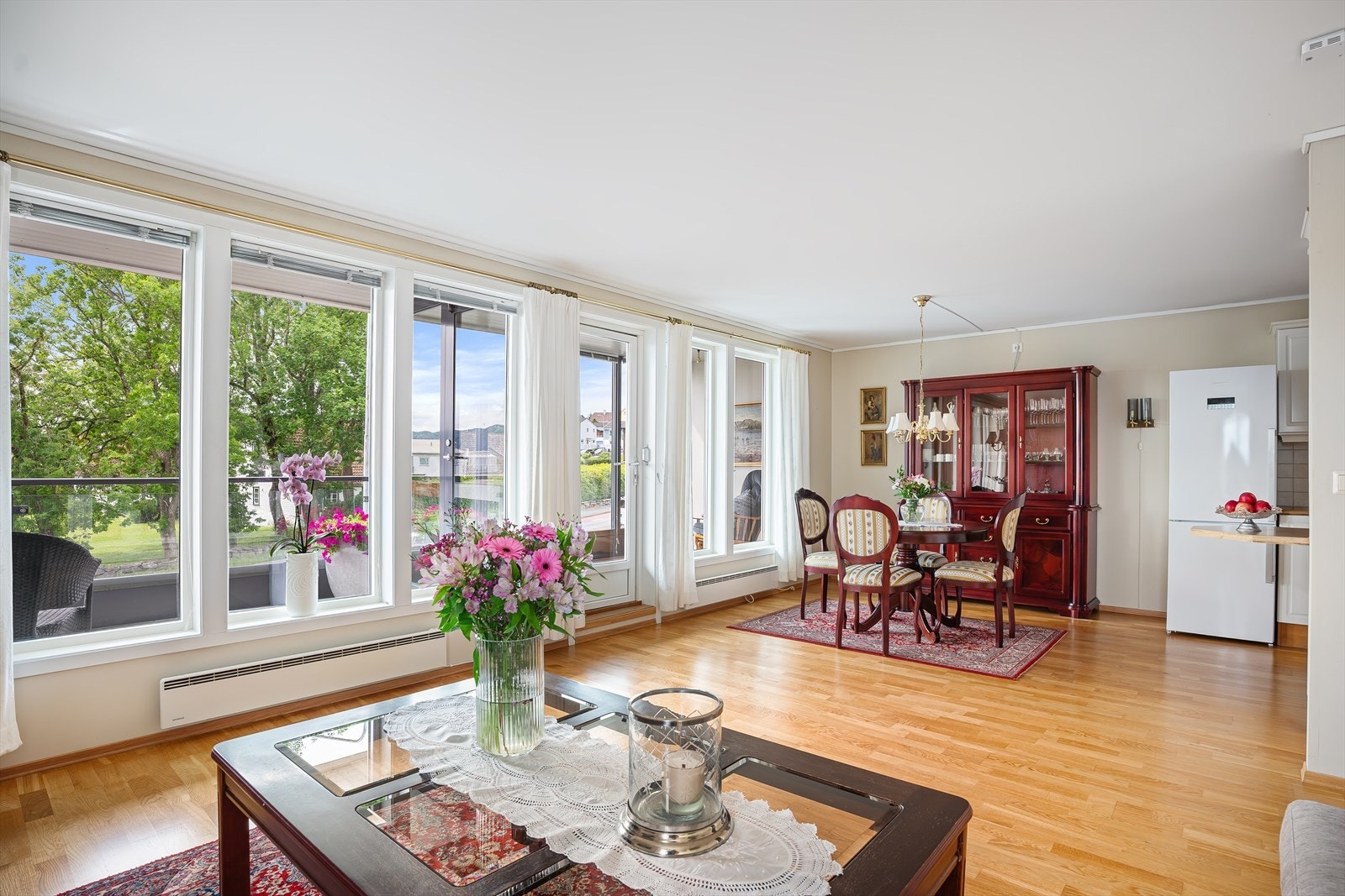 God plass til både salong og langbord Galleribilde