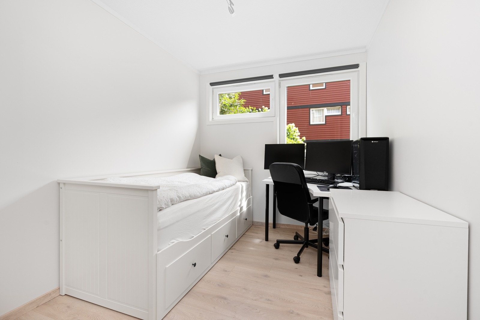 - Soverom 2 | Blir i dag brukt til gjesterom/kontor - Galleribilde
