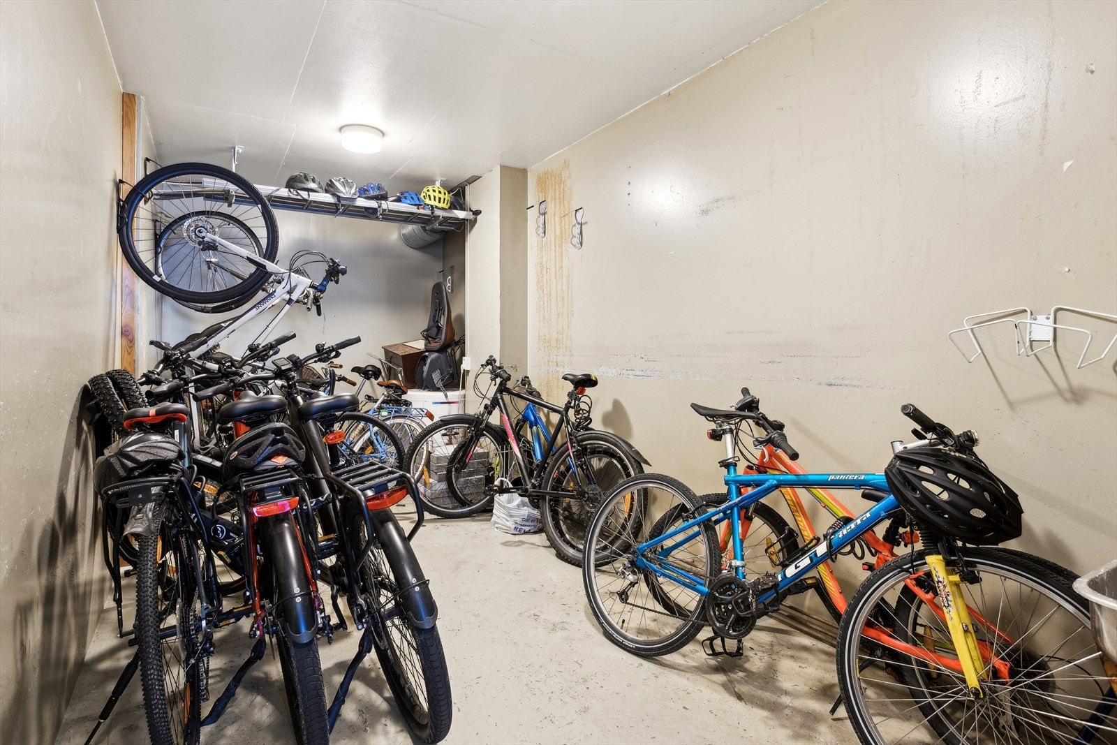 Sameiet har et felles, avlåst sykkelrom i bygget. Galleribilde