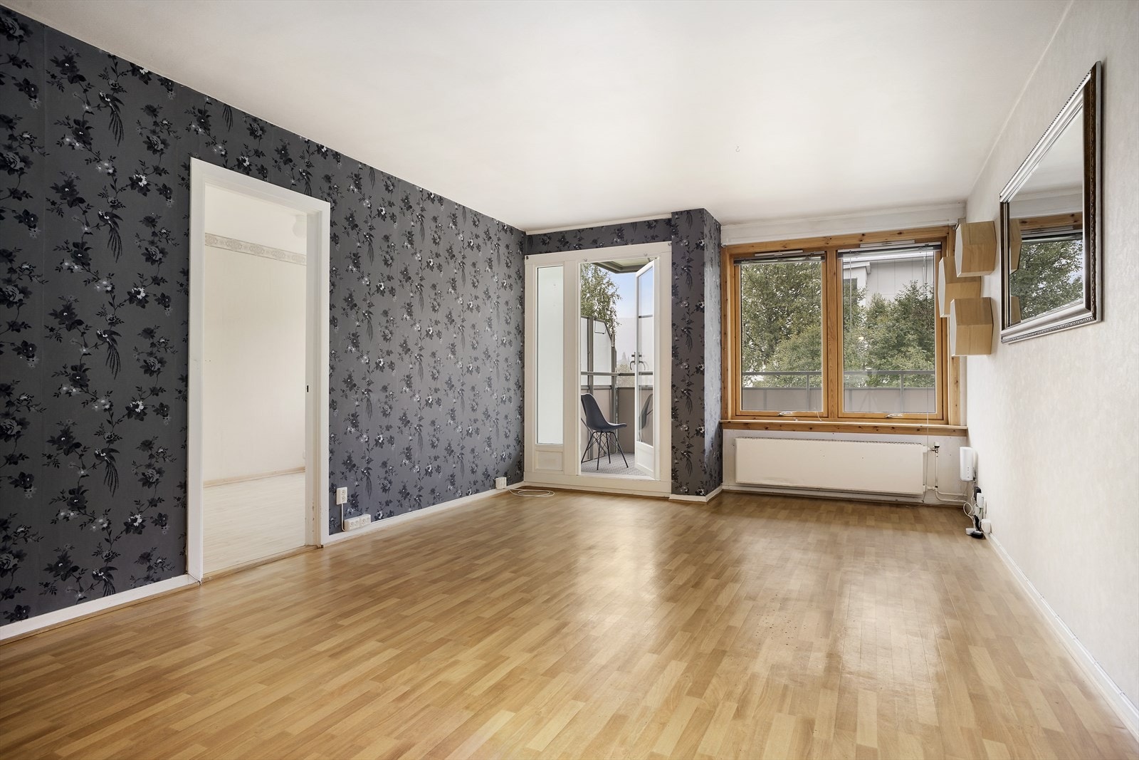 Her er leilighetens stue som har utgang til balkong. Galleribilde