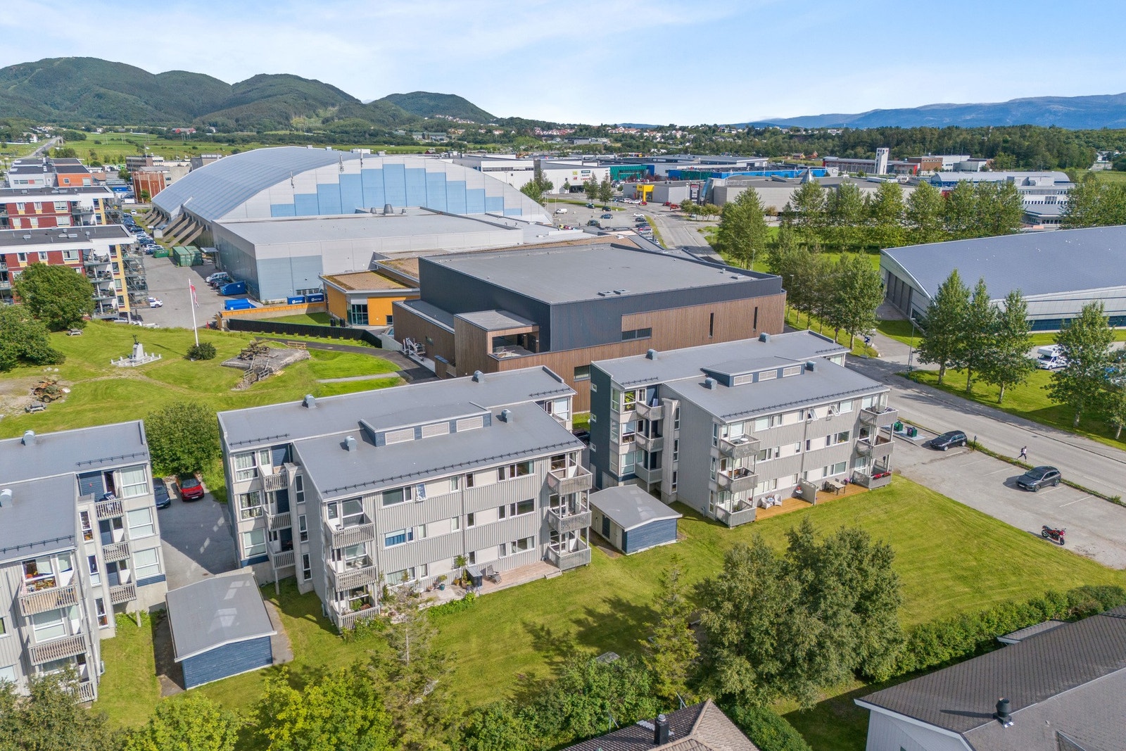 Den ligger i den midterste av 3 blokker. Galleribilde