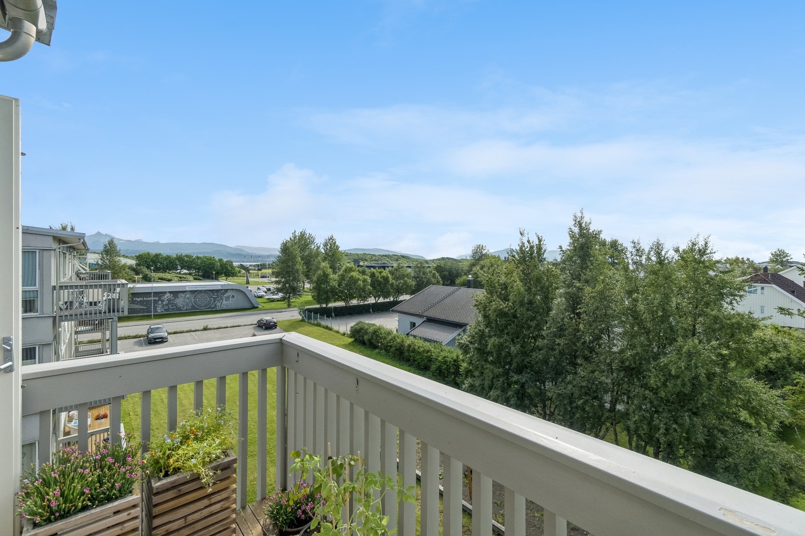 Svært kort vei til Trekanten, City Nord, Spektrum, Badeland mm. Galleribilde