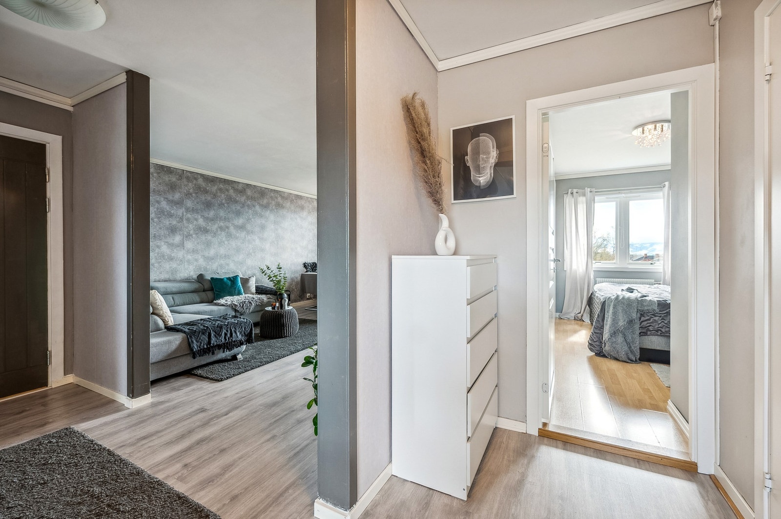 Innergang mot hovedsoverom og stue Galleribilde