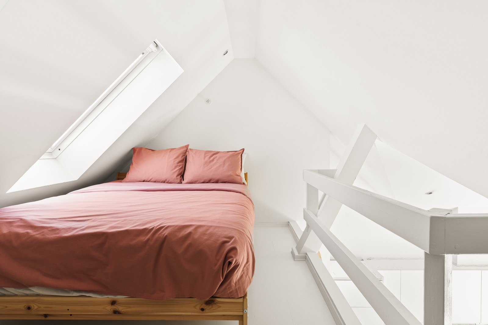 Boligen har en egen hems på 9 kvm som er innredet med seng. Galleribilde