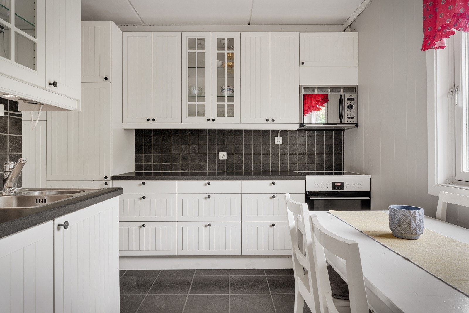 - Integrert mikrobølgeovn og oppvaskmaskin - Galleribilde