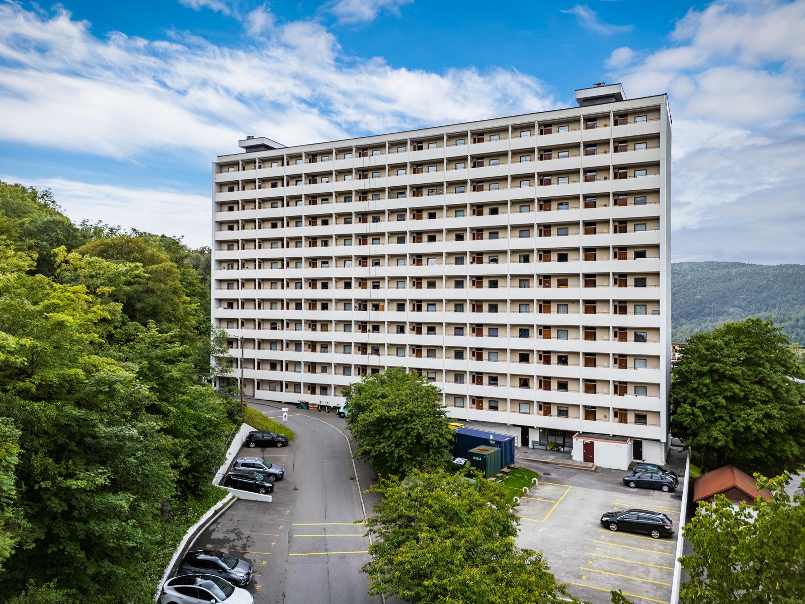 - Sentral beliggenhet med bybane og busstopp få minutters gange fra leiligheten - Galleribilde