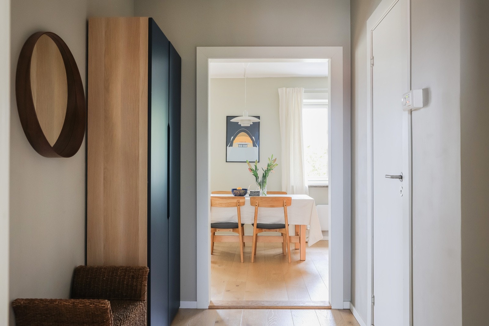 Pent garderobeskap medfølger for lagring av yttertøy, ellers er det godt med ekstern lagring i tre eksterne boder. Galleribilde