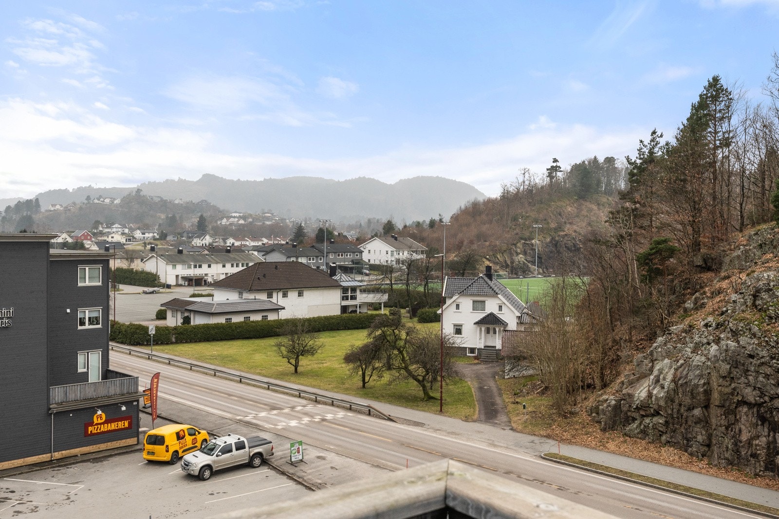 4908152_1-uzkfab1.jpg Galleribilde