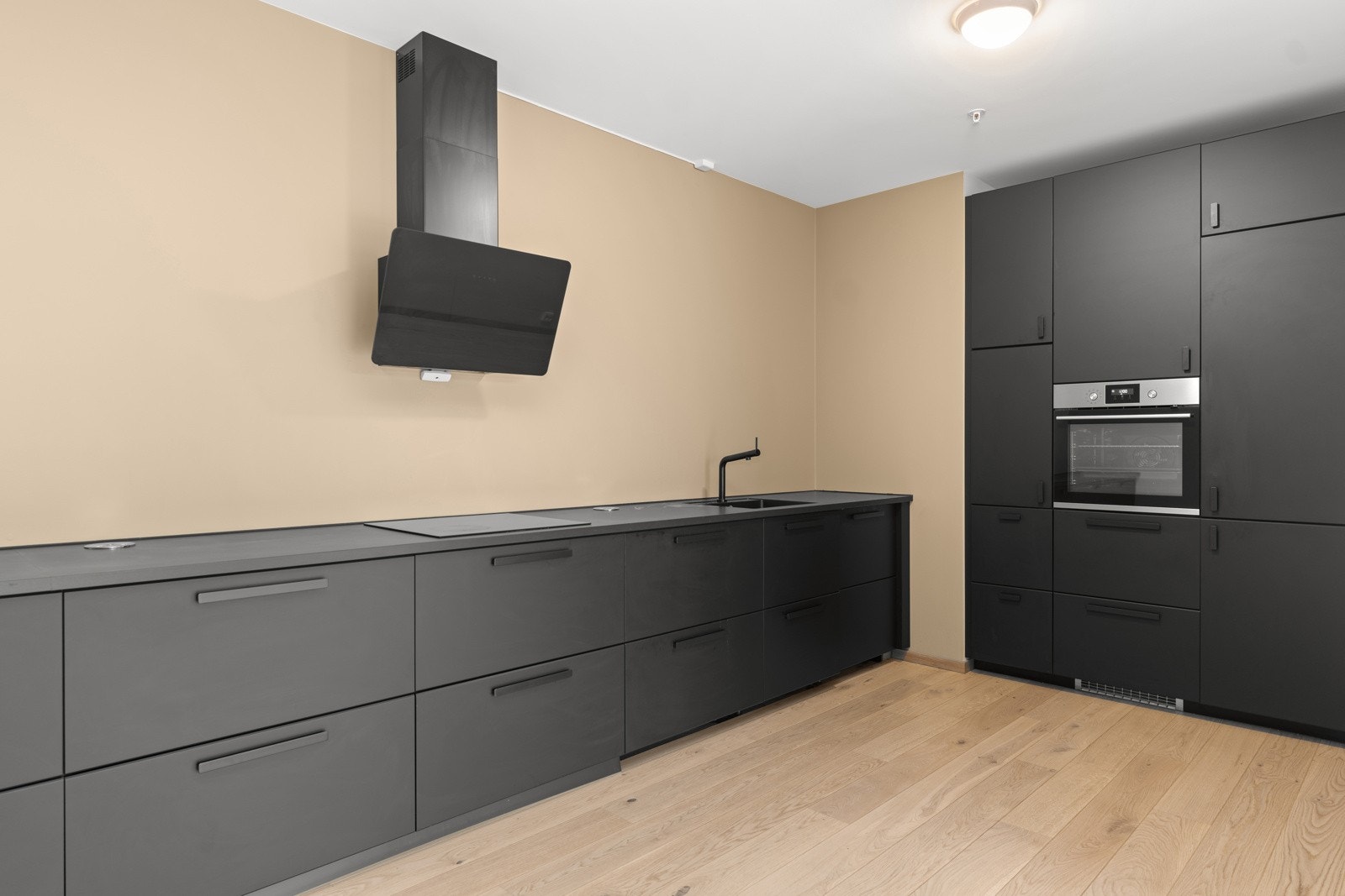 4908136_1-xckynb1.jpg Galleribilde