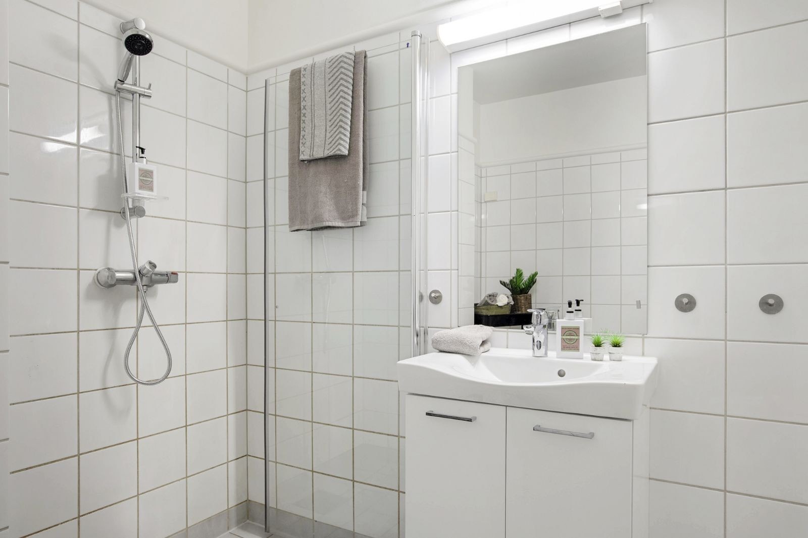 Flislagt baderom. Galleribilde