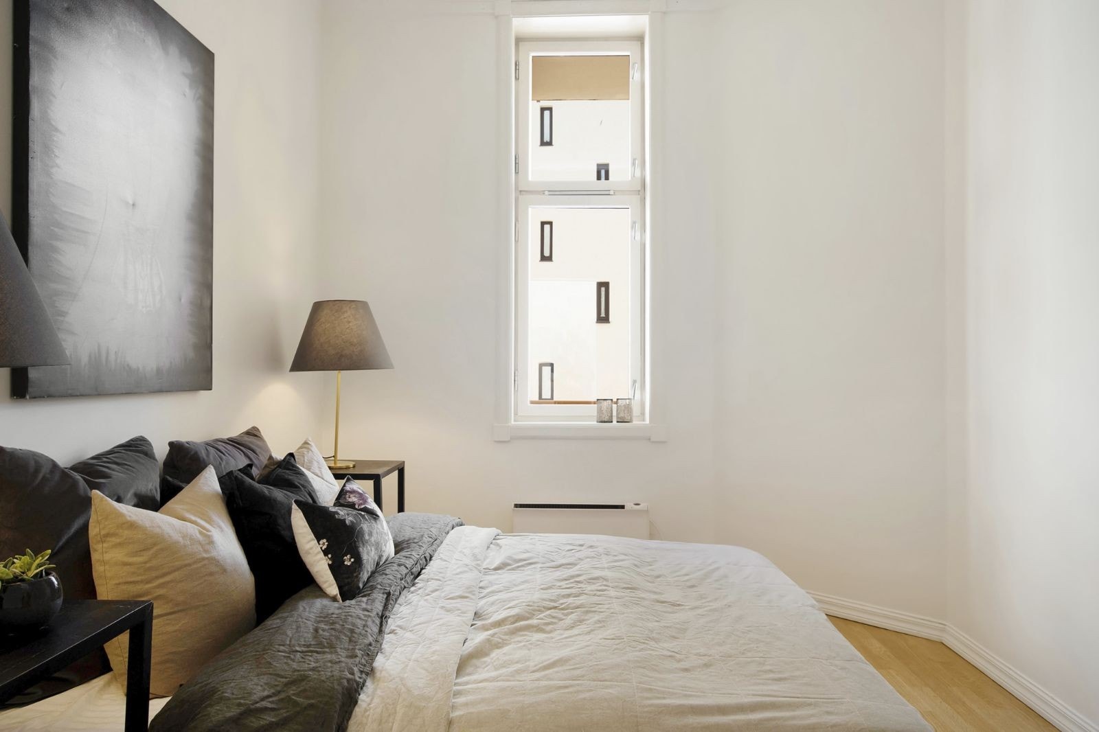 Soverom vendes mot bakgården. Galleribilde