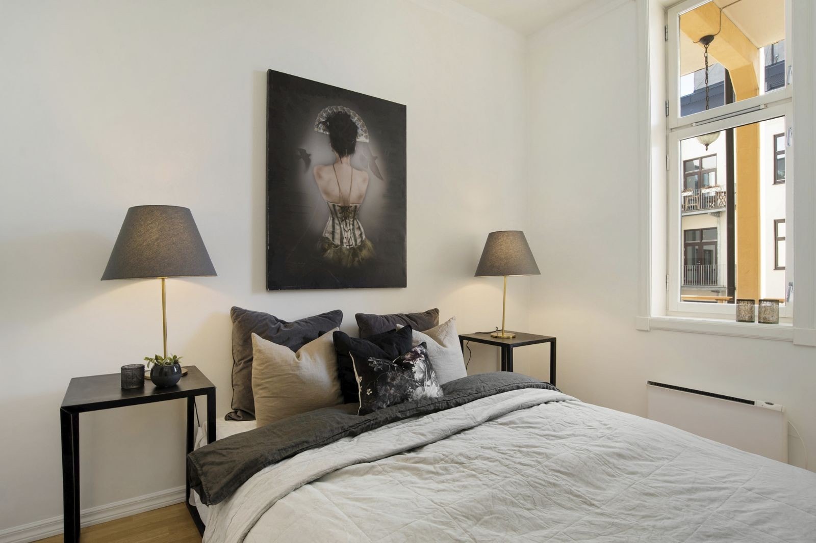 Soverom vendes mot bakgården. Galleribilde