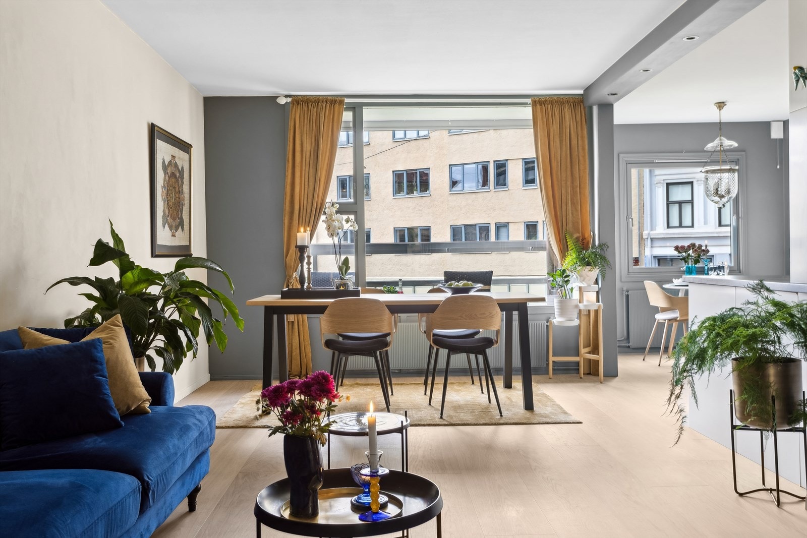 Den gode utformingen legger et godt grunnlag for å innrede oppholdsrommet etter eget ønske. Galleribilde