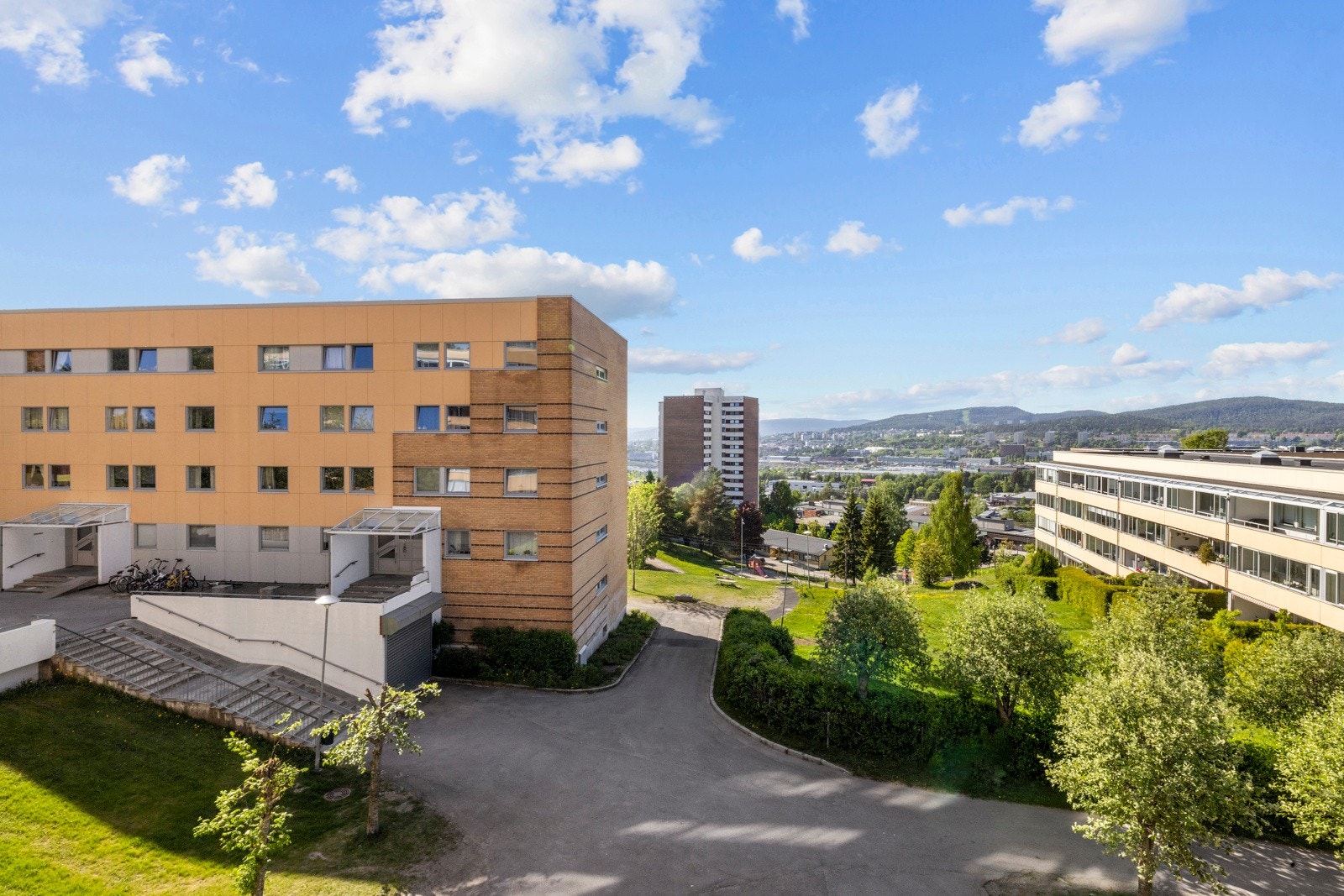 Det er nydelig utsikt fra balkongen Galleribilde