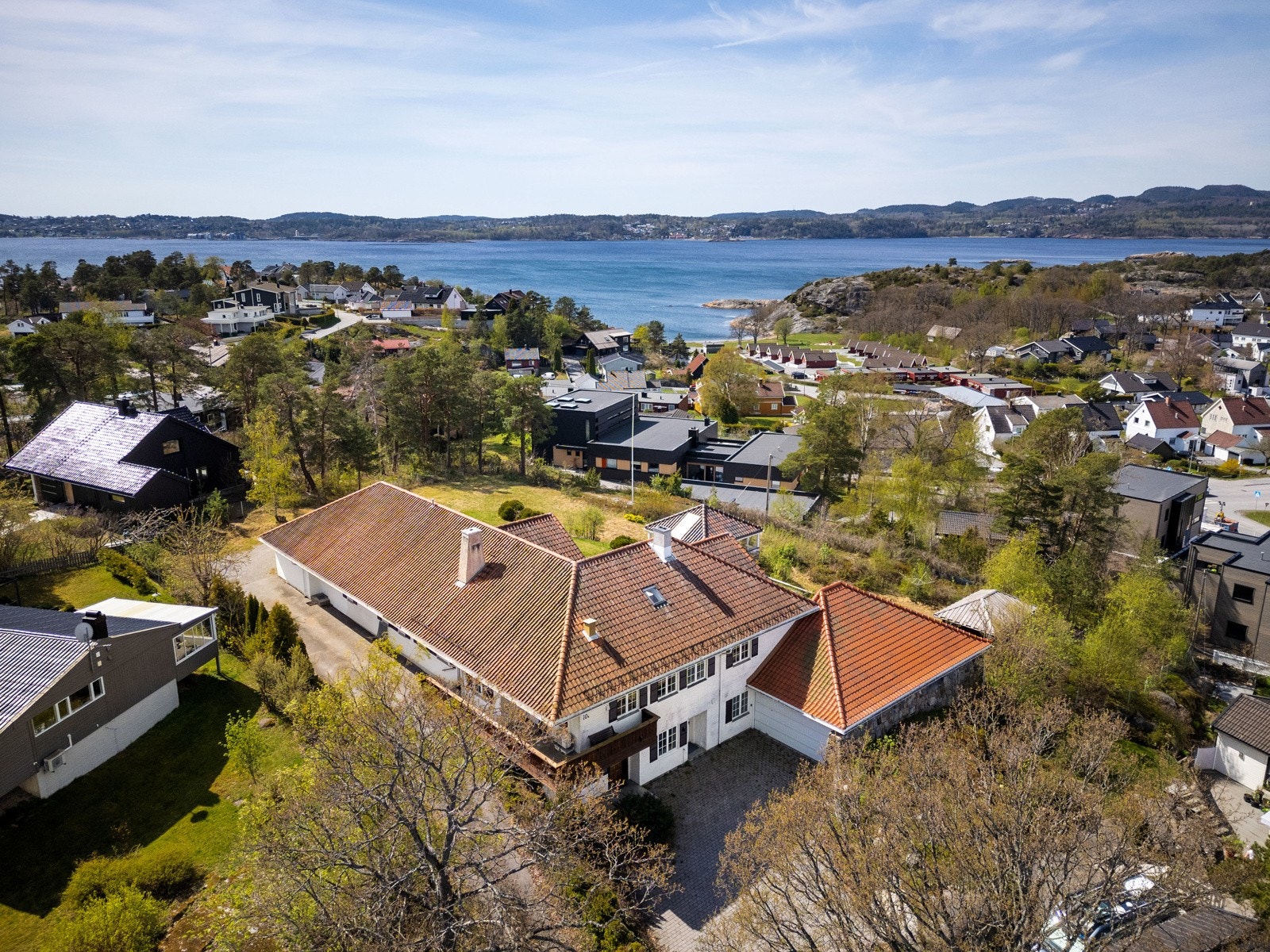 Velkommen til Vindlyveien 10B! For den rette er dette et drømmeprosjekt av de sjeldne, men boligen må ansees som et renoveringsobjekt. Galleribilde