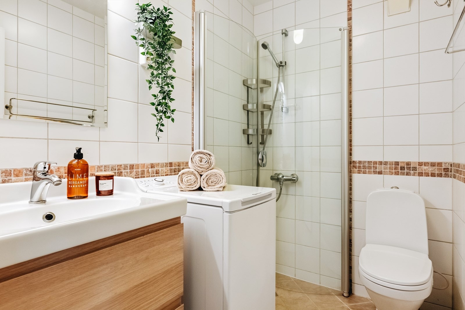 Badet ble pusset opp i 2012 og har selvsagt varmekabler i gulv. Galleribilde