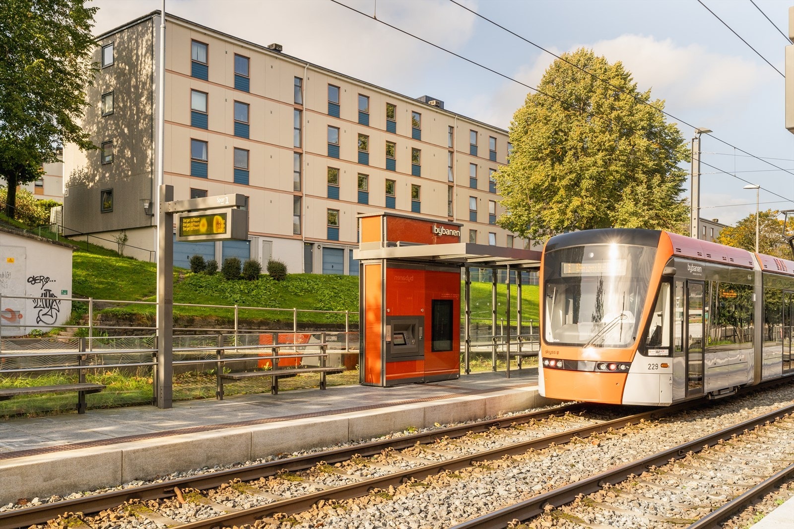 Slettebakken bybanestopp er i gåavstand fra boligen. Galleribilde