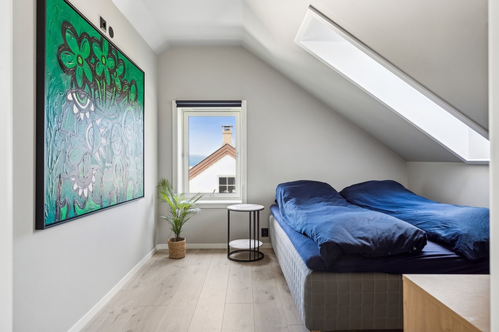 Leiligheten inneholder to gode soverom på hhv. 9,9 og 7,5 m². Galleribilde