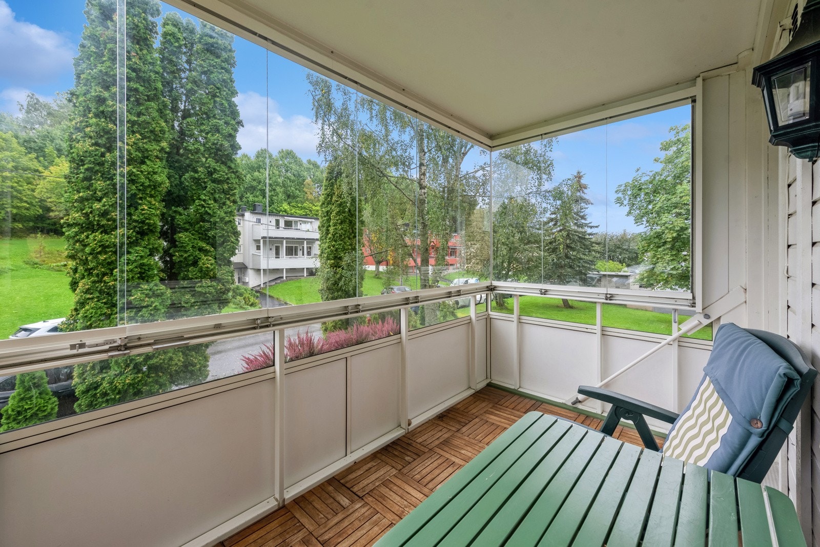 Innglassingen på balkongen kan skyves til side. Galleribilde