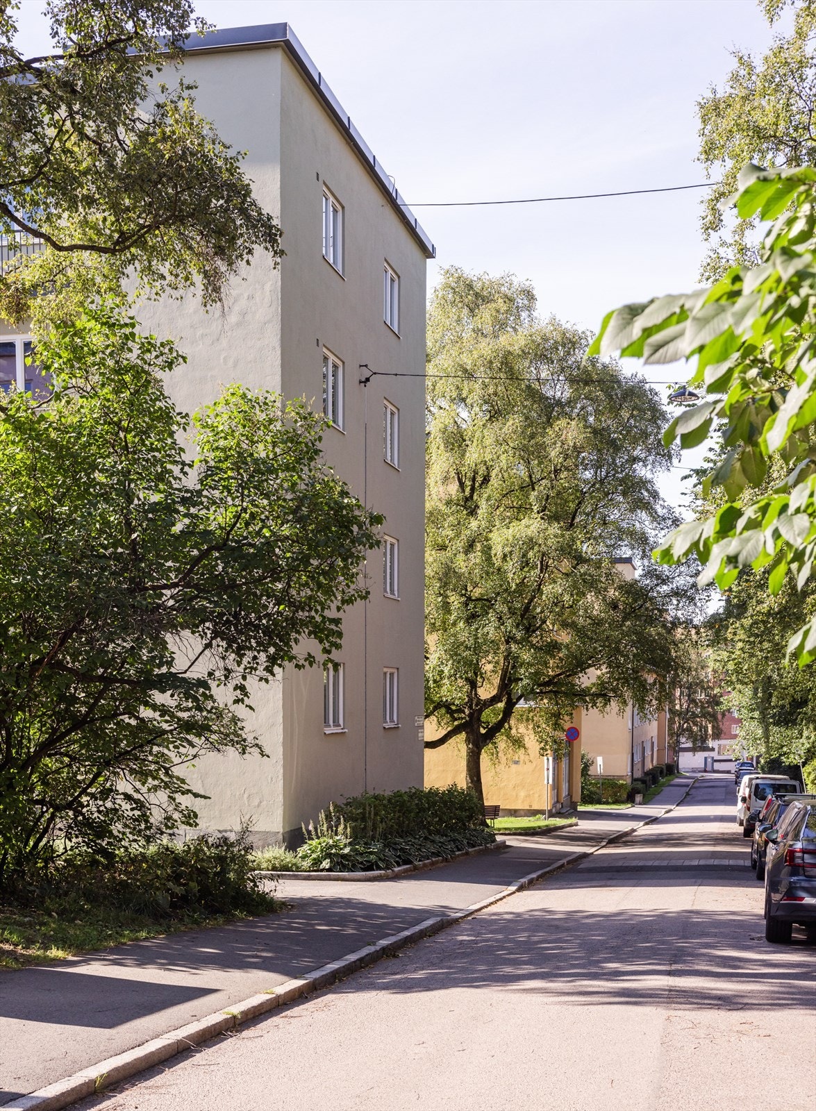 - Leiligheten ligger rolig og tilbaketrukket med kort vei til alt av fasiliteter - Galleribilde