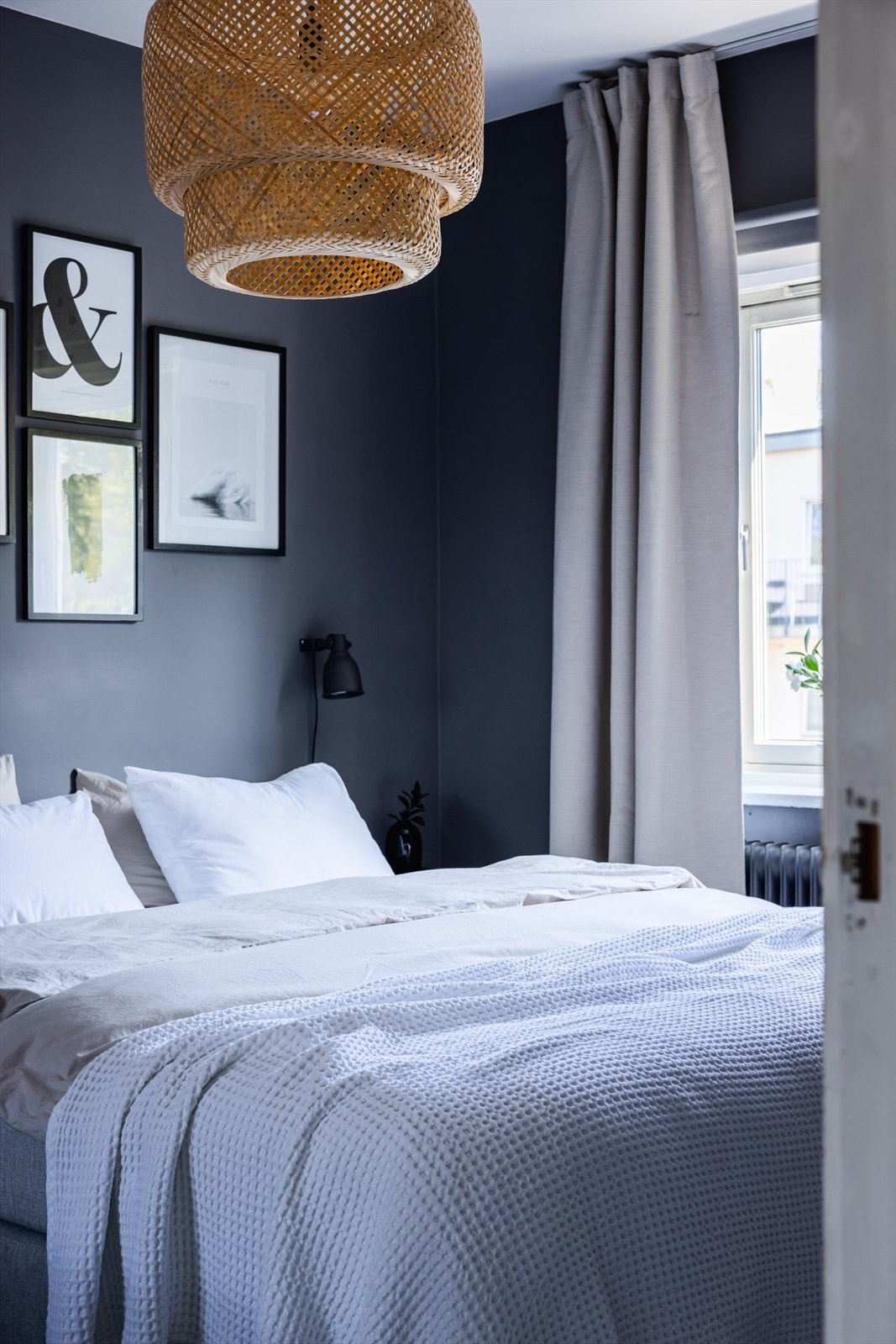 - Sengen er 1.80m bred - Galleribilde