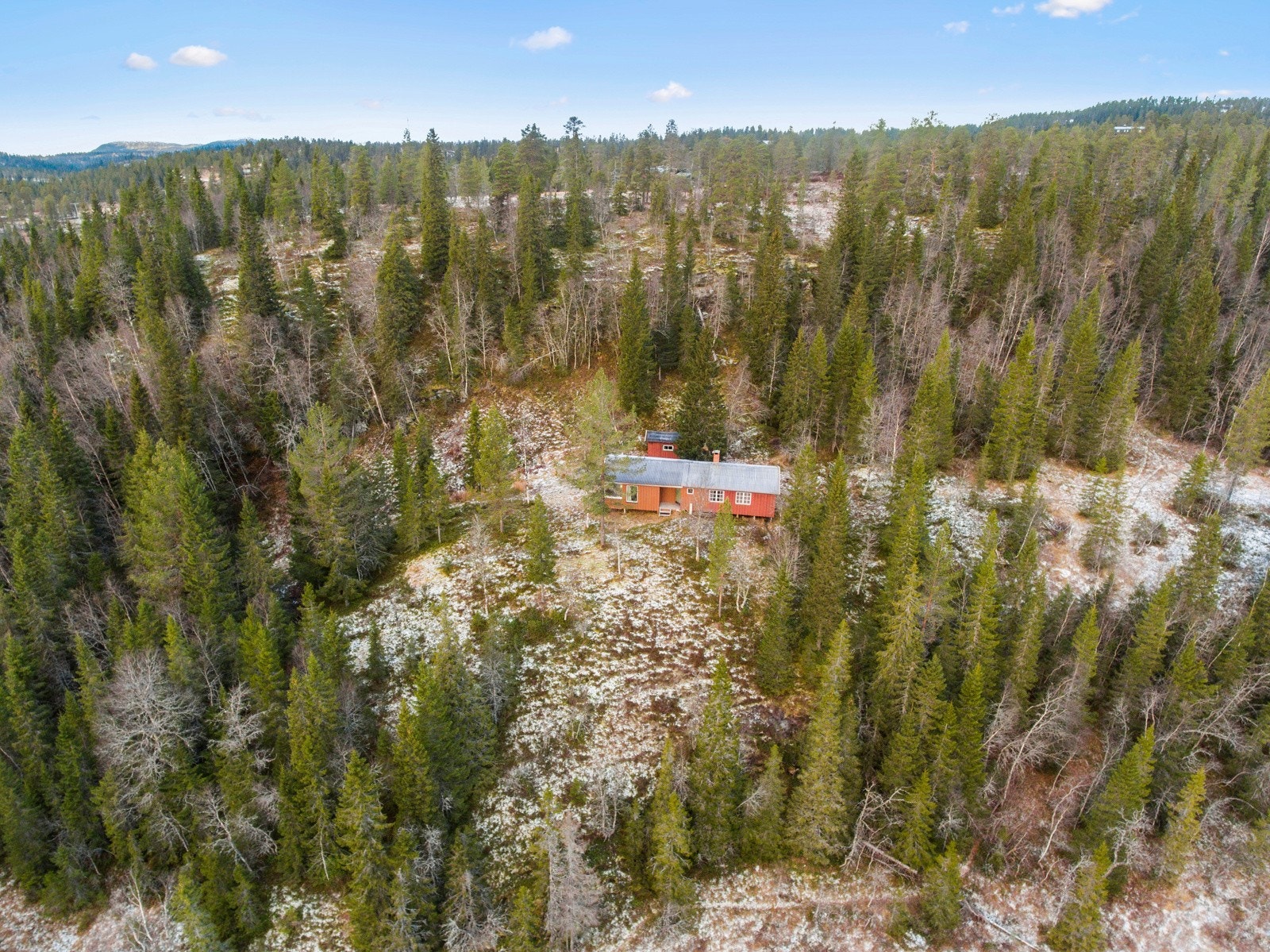 Fin beliggenhet på en høyde i Nord-Vera med gode sol- og utsiktsforhold Galleribilde