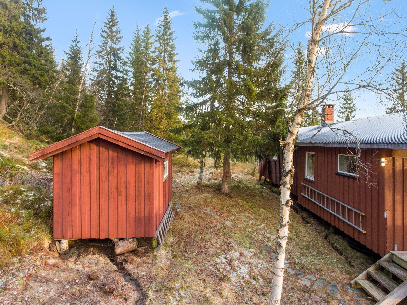 Praktisk uthus for oppbevaring av ved og utstyr Galleribilde