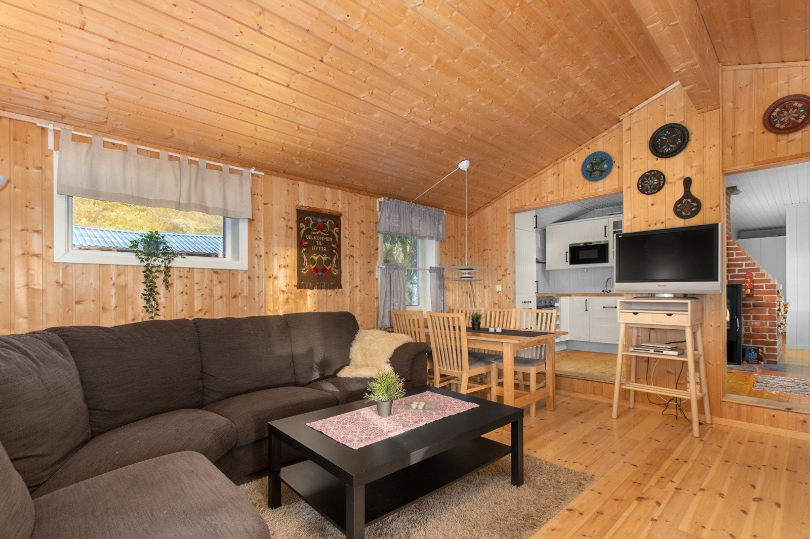 God plass til både sofagruppe og spisbord Galleribilde