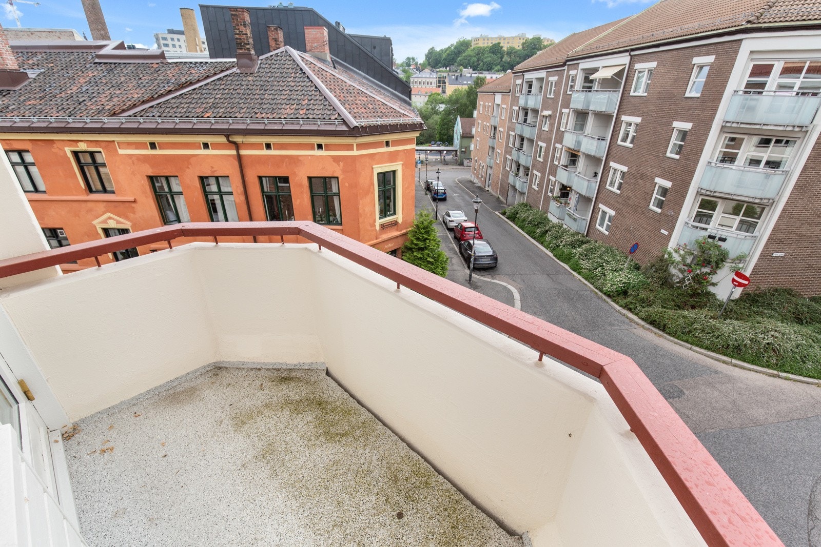 Balkoingen har ettermiddags- og kveldssol. Galleribilde