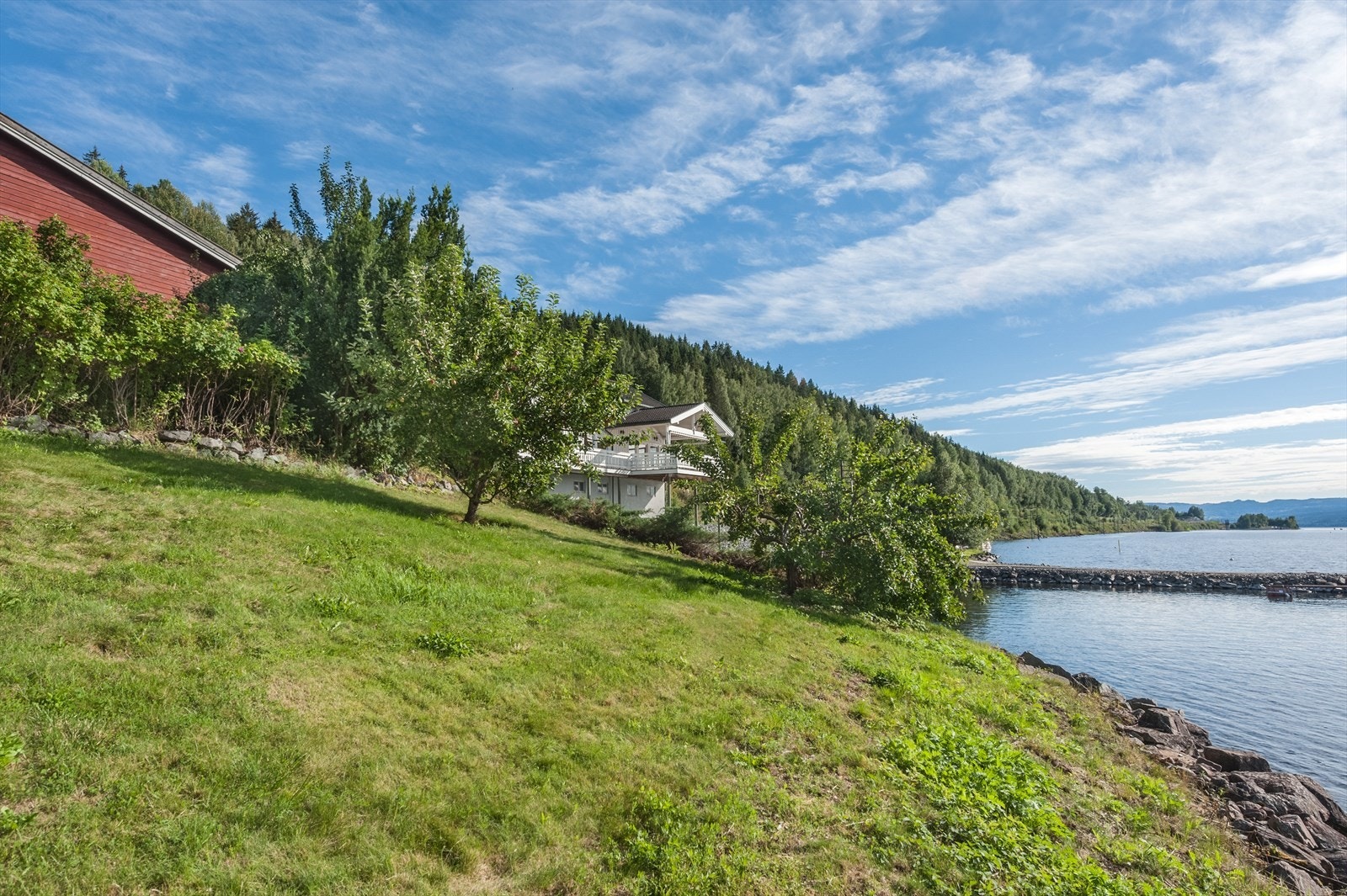 Eiendommen byr på boltreplass for hele familien. Galleribilde
