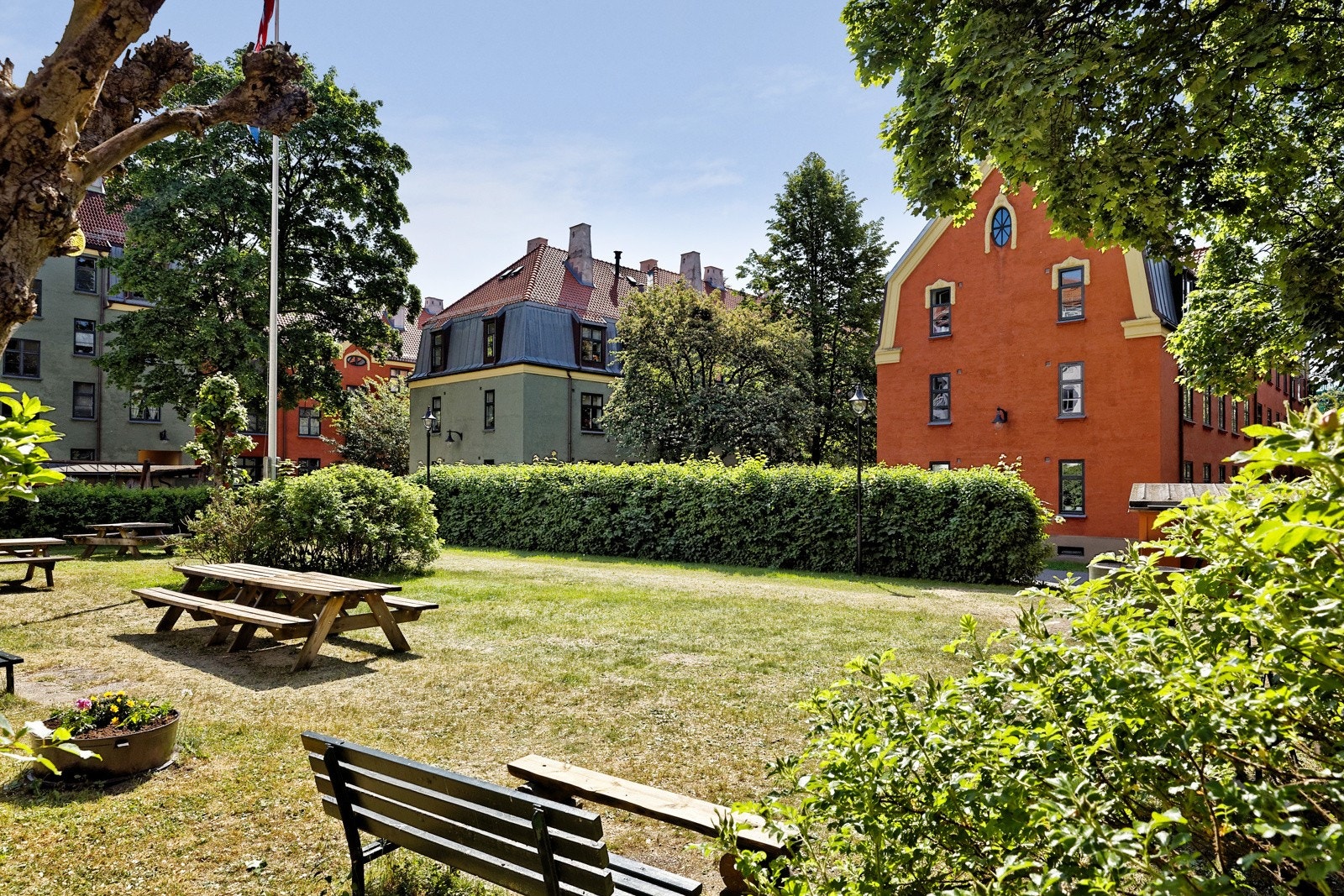 Sameiet har opparbeidet en veldig hyggelig bakgård som kan benyttes av beoboerne Galleribilde