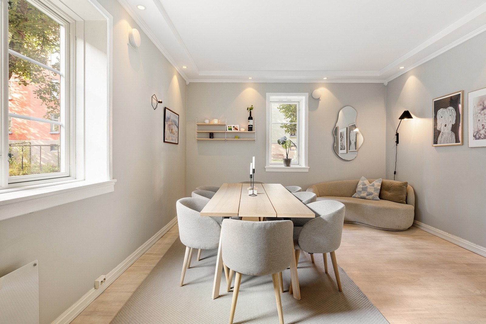 Innfelte downlights i taket Galleribilde