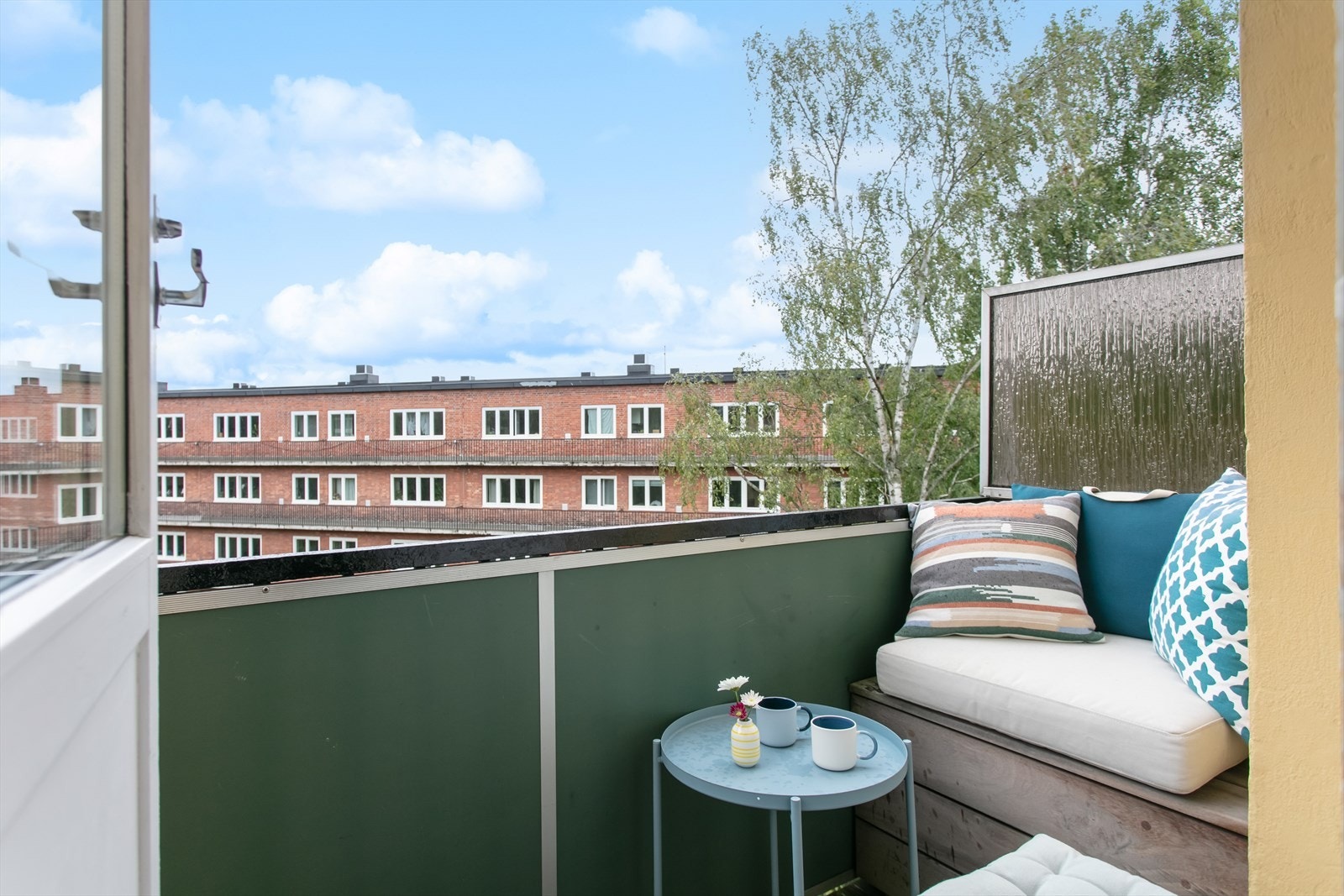 Her er det gode solforhold på sommerstid da balkongen er sydvestvendt. Galleribilde