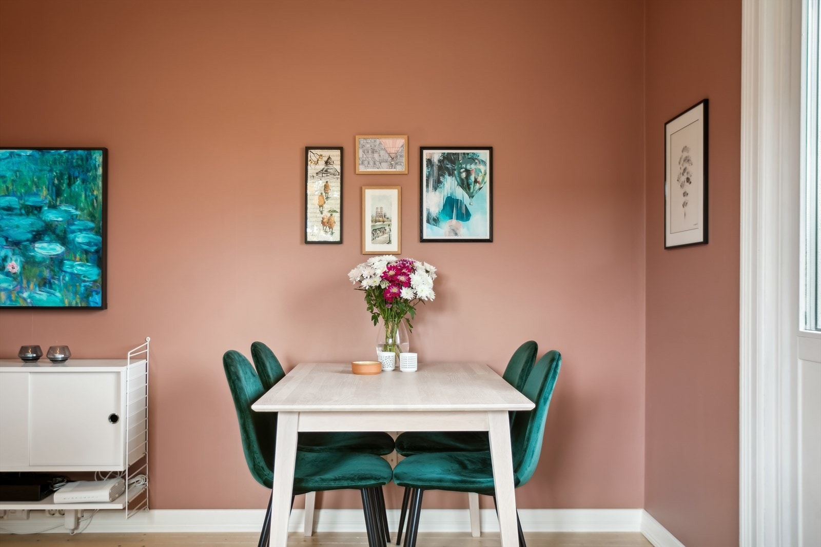 Inviter over venner og familie til hyggelige måltider. Galleribilde