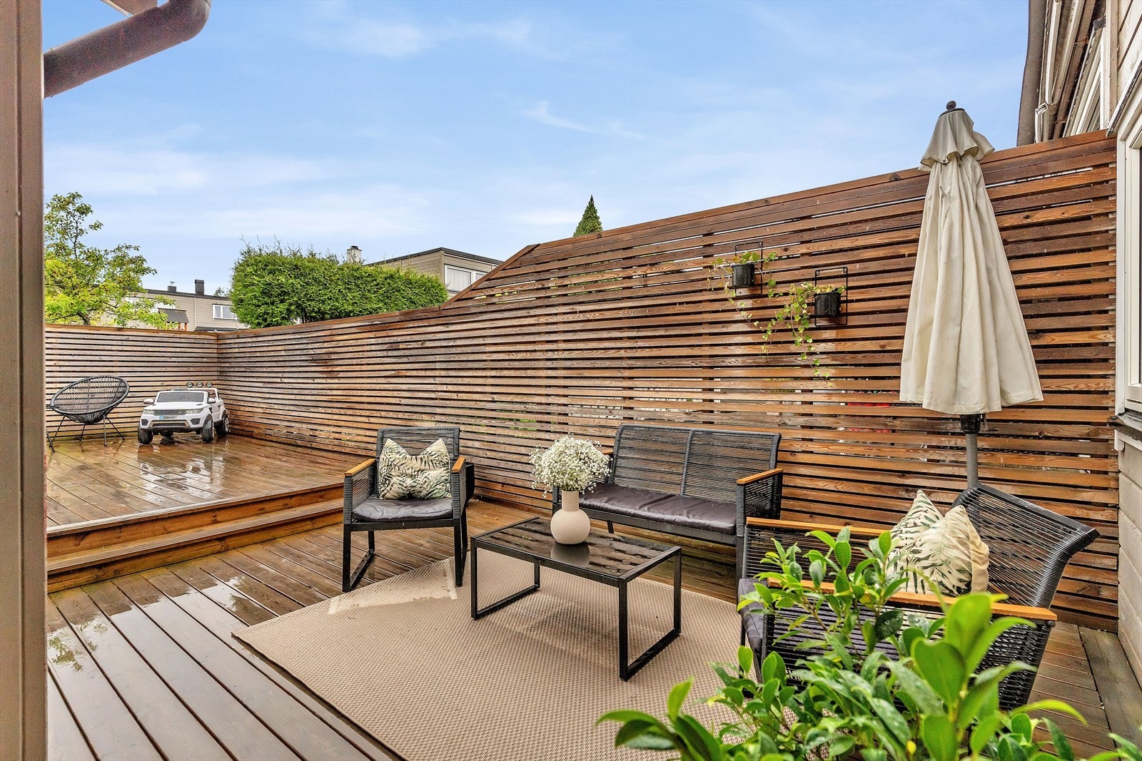 Terrassen er sydvestvendt og har gode solforhold. Galleribilde