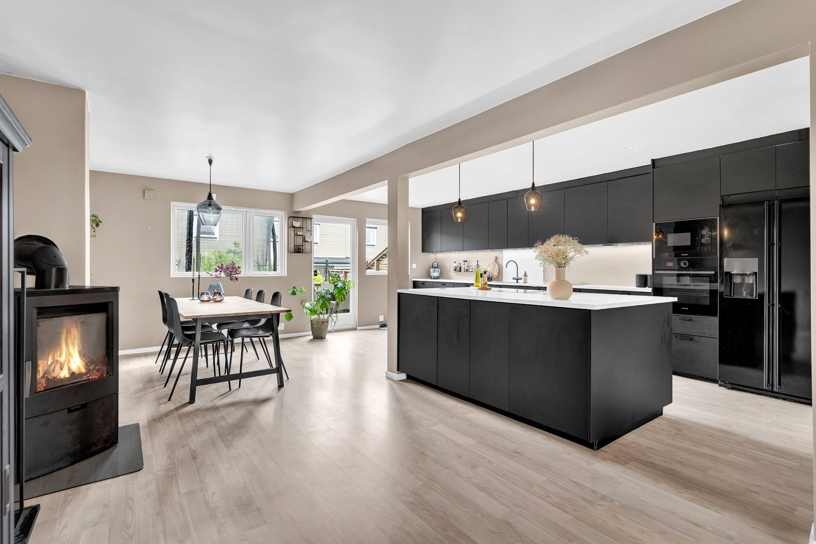 Velkommen til Landskronaveien 77, presentert av Kenneth Andreassen i Nordvik Lillestrøm! Galleribilde