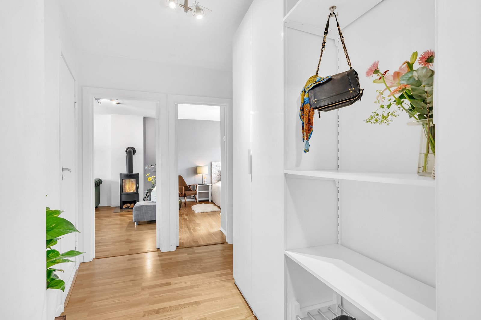 Tilgang til bad, stue og begge soverom. Galleribilde