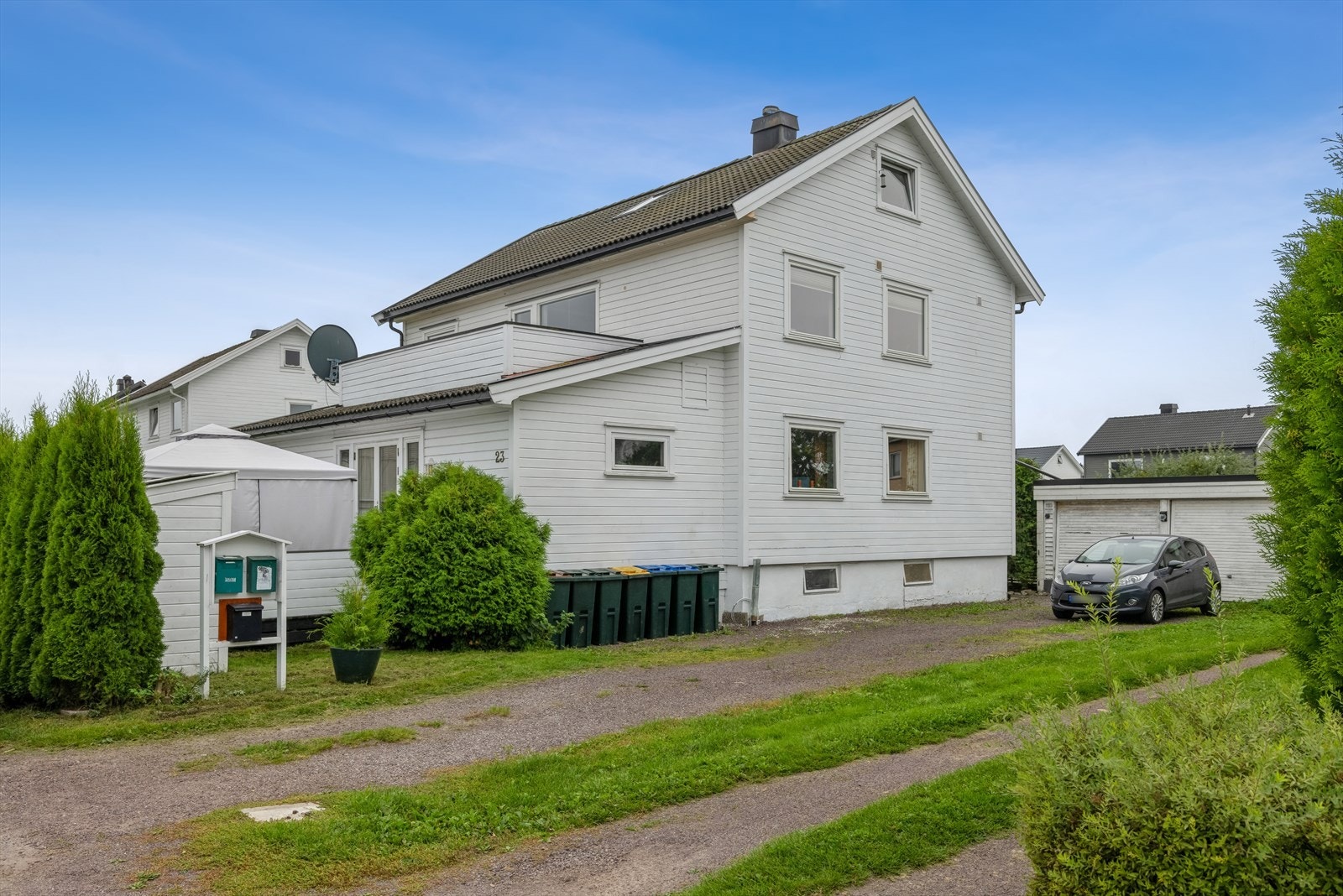 Velkommen til H B Haraldsens gate 23 - halvpart av horisontaldelt tomannsbolig med et moderne uttrykk og god plass! Galleribilde