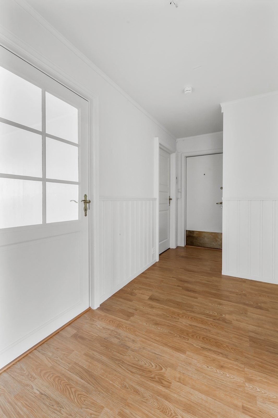 Fra gangen er det tilgang til alle rom i leiligheten. Galleribilde