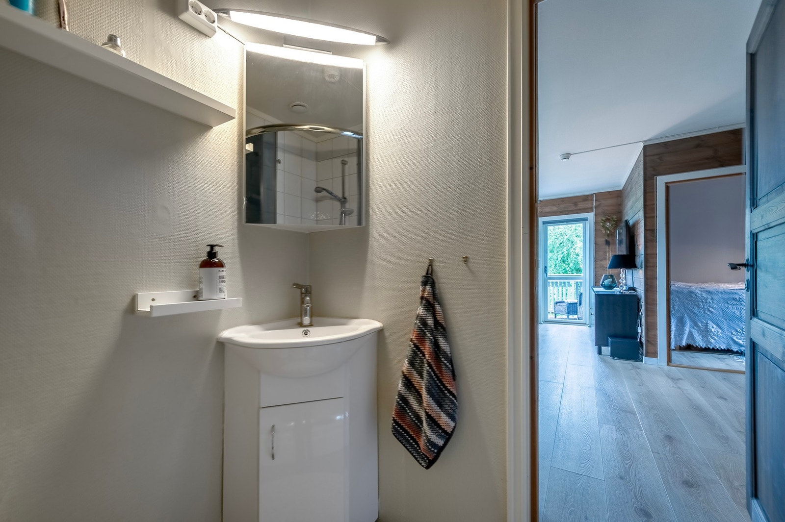 Badet er på 2,6 kvm. Galleribilde