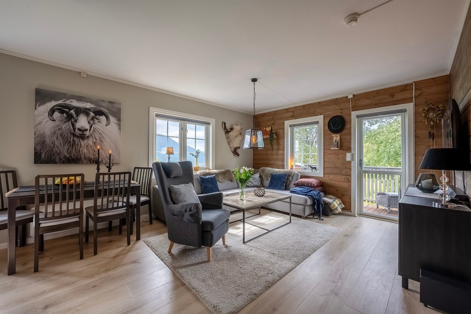 Stilren 3-roms leilighet med flott beliggenhet i Stølen Oppdal. Galleribilde