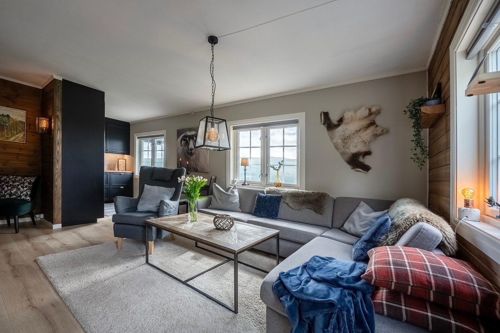 Stilren 3-roms leilighet med flott beliggenhet i Stølen Oppdal. Galleribilde