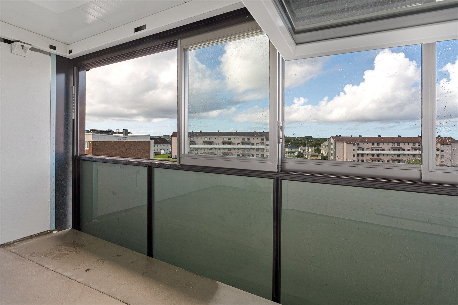 Innglasset terrasse (pt. under renovering - skal etter planen ferdigstilles i september) Galleribilde
